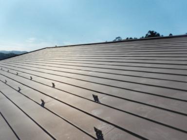 「ガルバリウム鋼板」って何？ガルバ屋根の耐用年数やメンテナンス方法を徹底解説